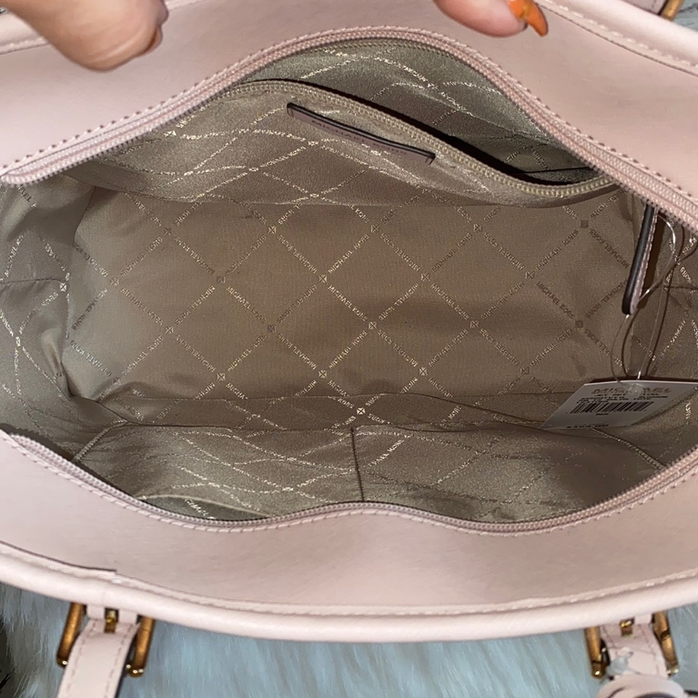Michael Kors JET SET TRAVEL Tote - Picture 2 of 4